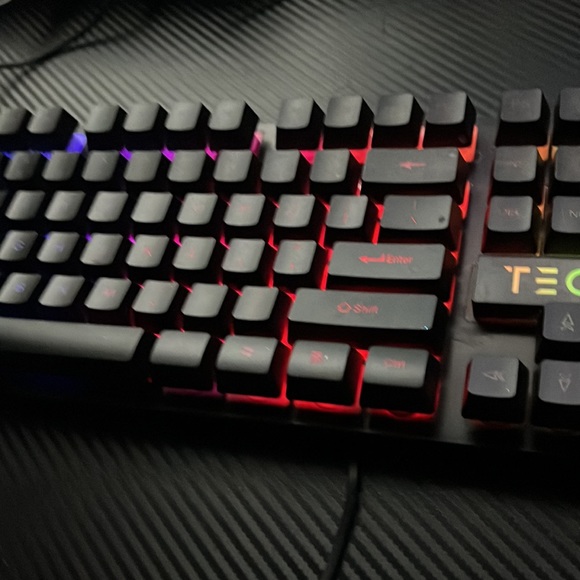 Keyboard - Picture 2 of 4